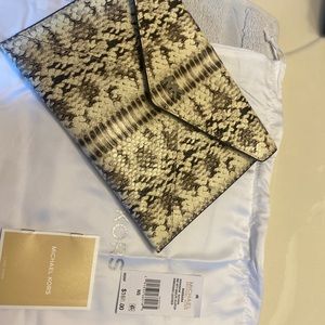 Barbara clutch embossed leather